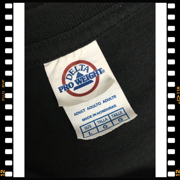 T-Shirt~Batman~Bruce~Wayne~Enterprises~DC~Comics~ - Picture 4 of 5